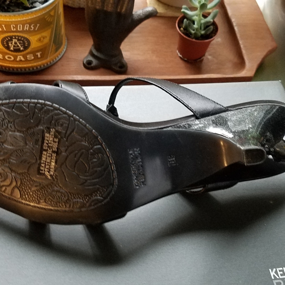 KENNETH COLE Sandals - Picture 4 of 4